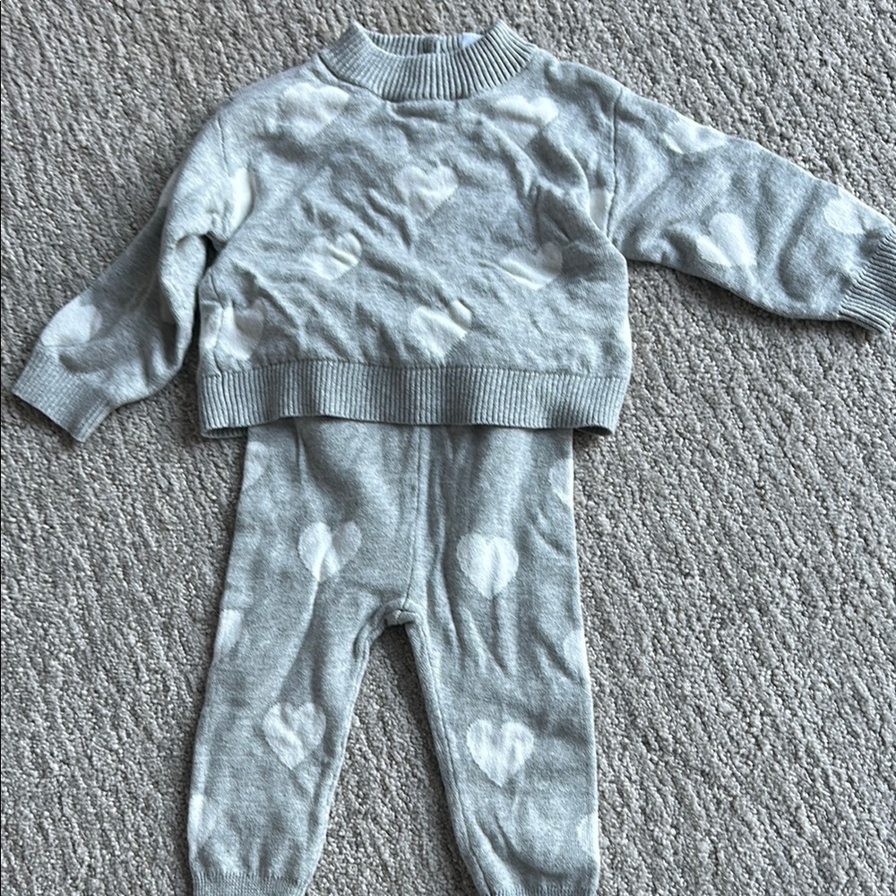 Gray Heart Pattern Baby Sweater and Pants Set GAP NWT 6-12mo